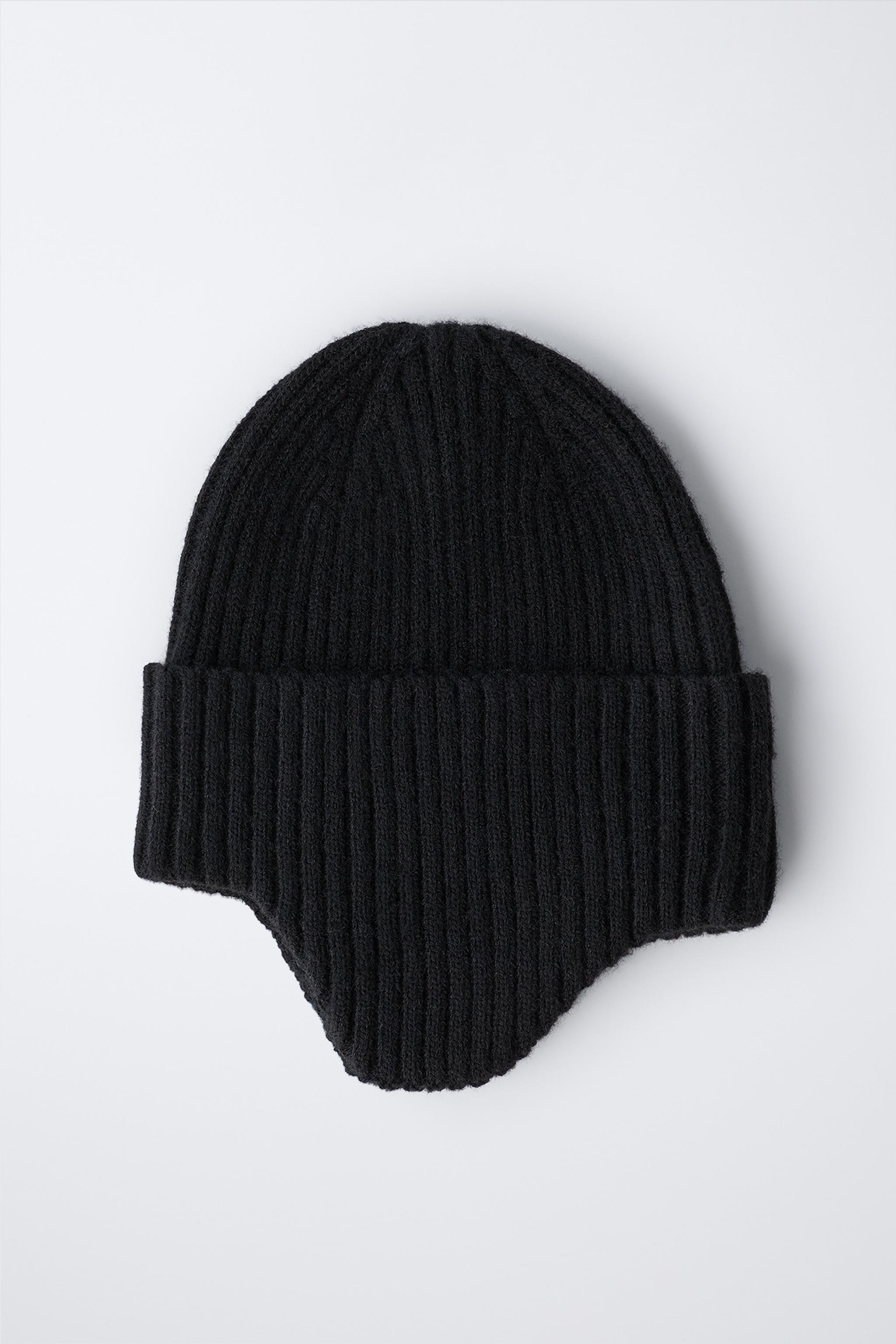 RIBBED HAT WITH EAR FLAPS